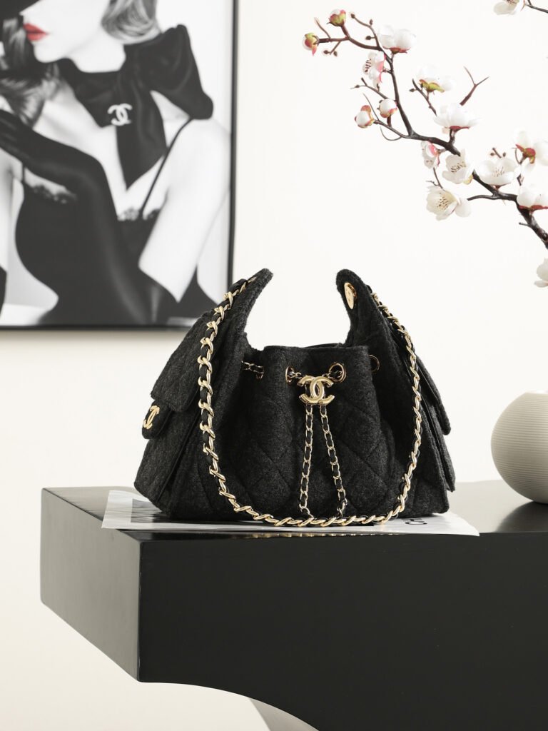 CHANEL 25 迷你水桶包 黑色