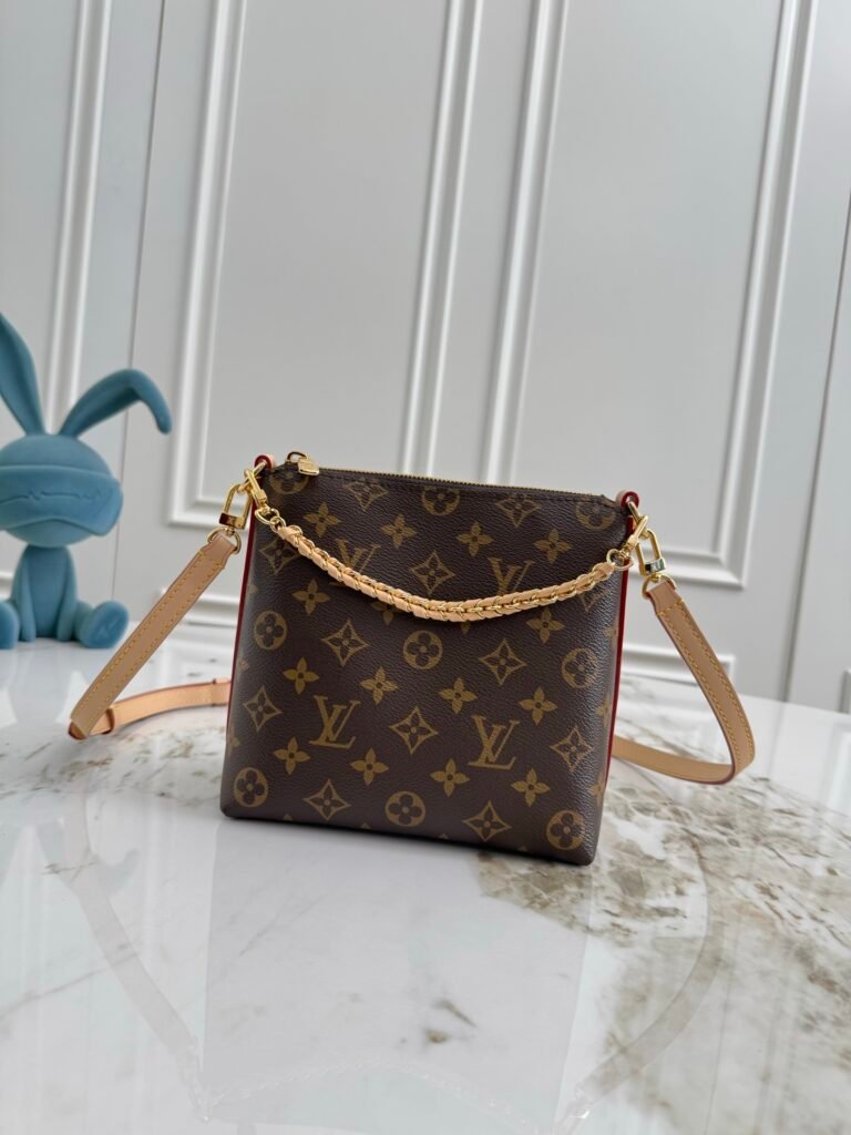 LOUIS VUITTON Multipass 老花斜挎包
