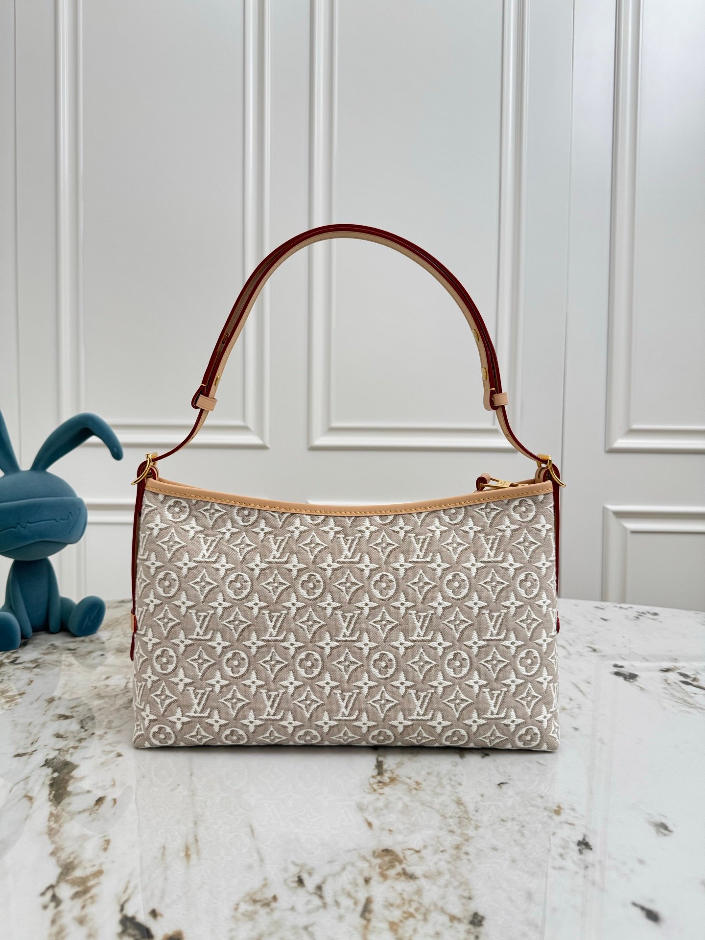 LOUIS VUITTON Carryall East West 白楊木色 Monogram Emblème 提花橫版托特包:圖片 3
