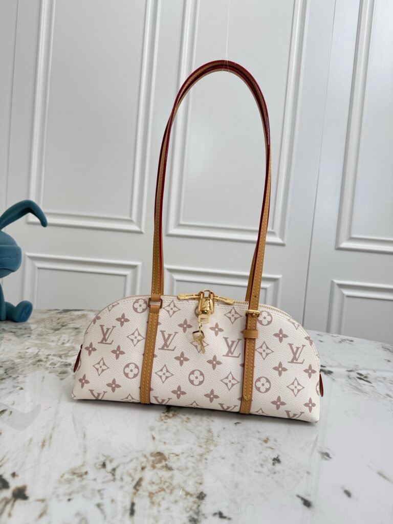 LOUIS VUITTON Squire East West 沙丘色長貝殼腋下包