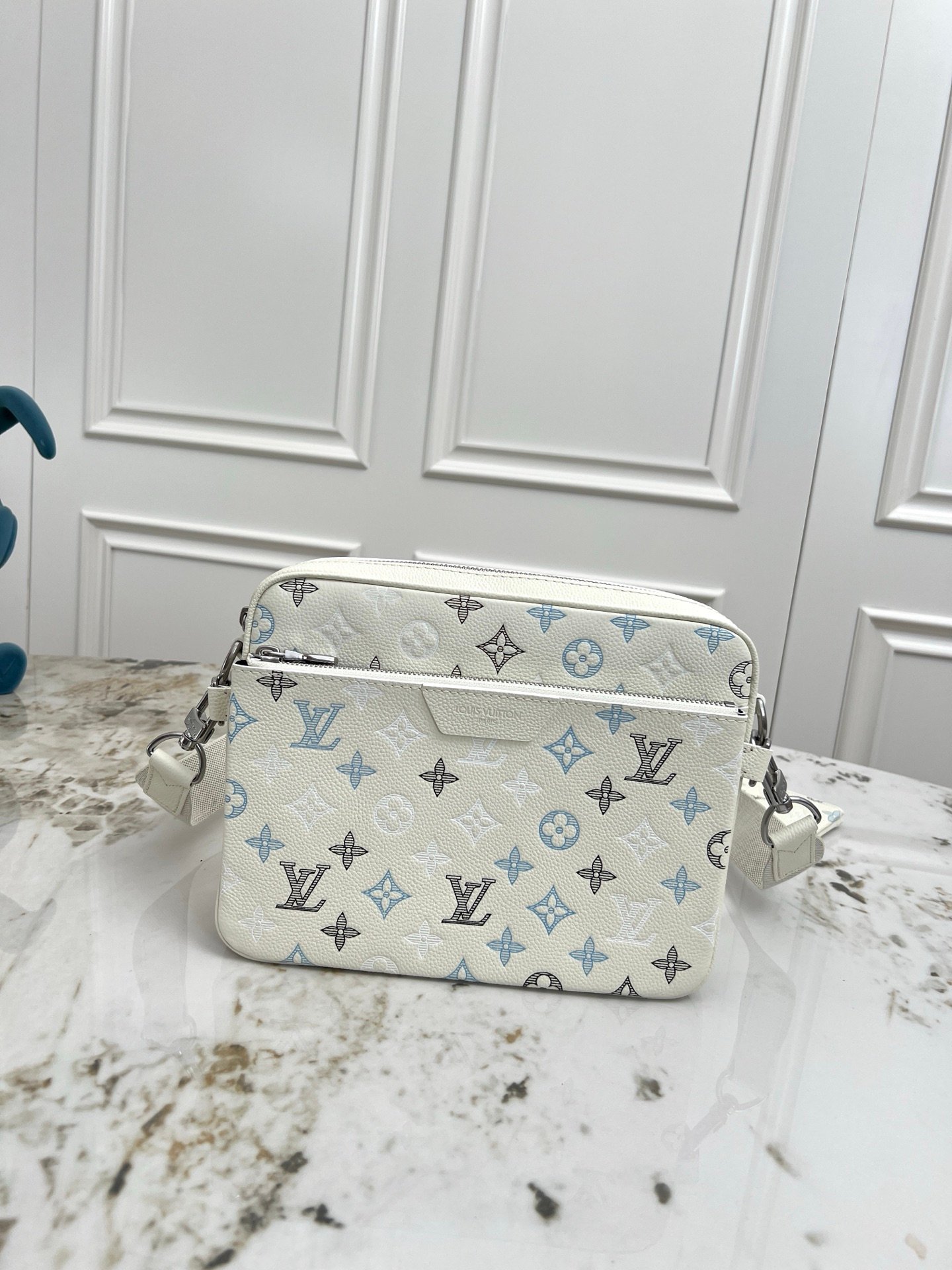LOUIS VUITTON trio 白色郵差包
