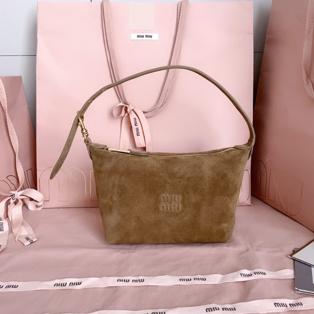 MIU MIU Spirit 卡其駝色麂皮 Hobo 腋下包
