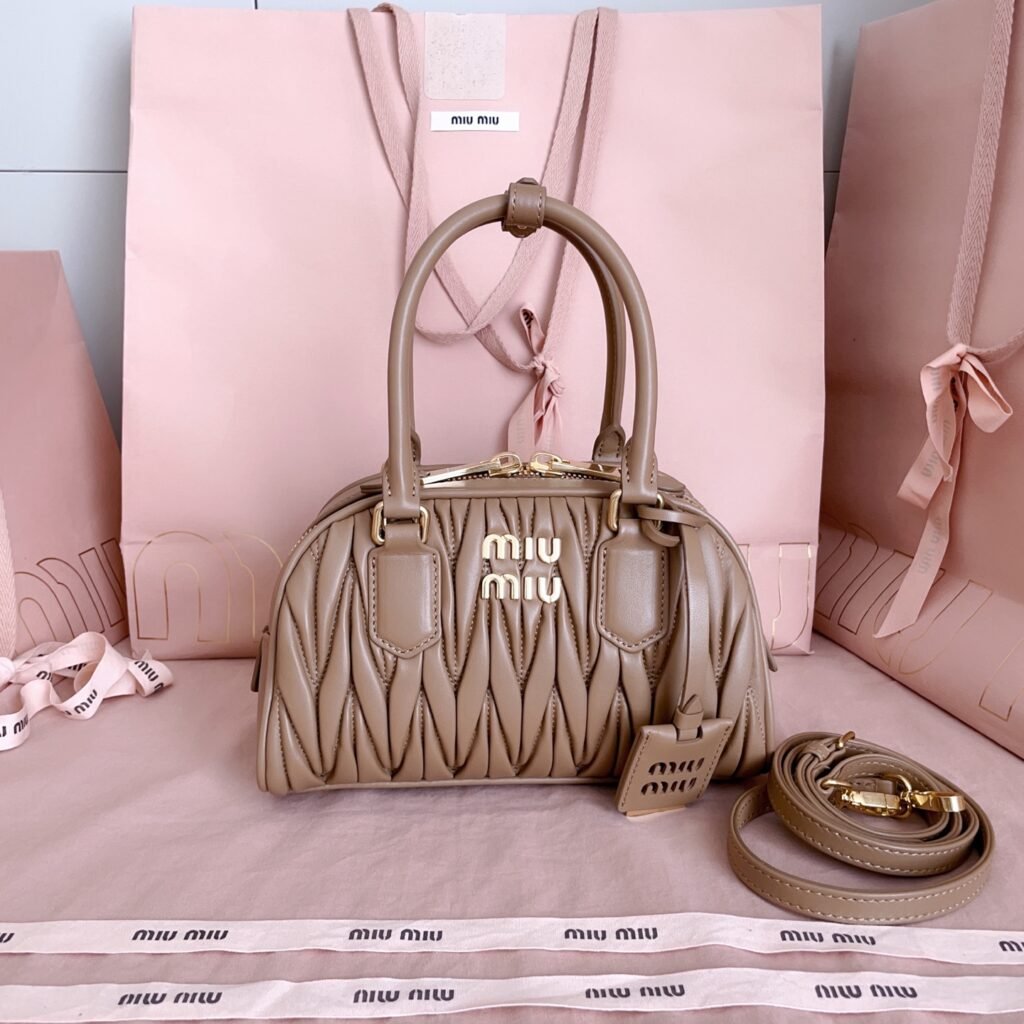 MIU MIU Arcadie 小牛皮保齡球手提包