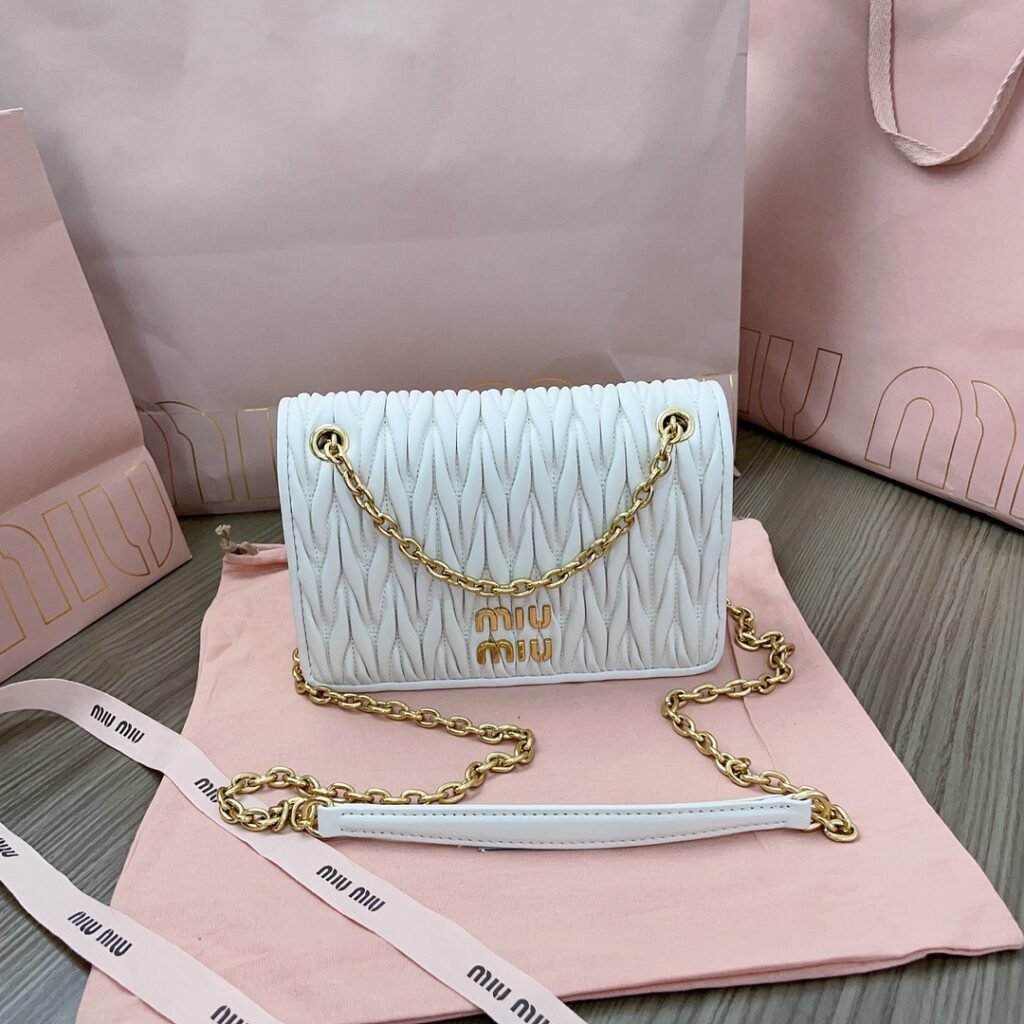MIU MIU Matelassé 米白 小羊皮鏈條包
