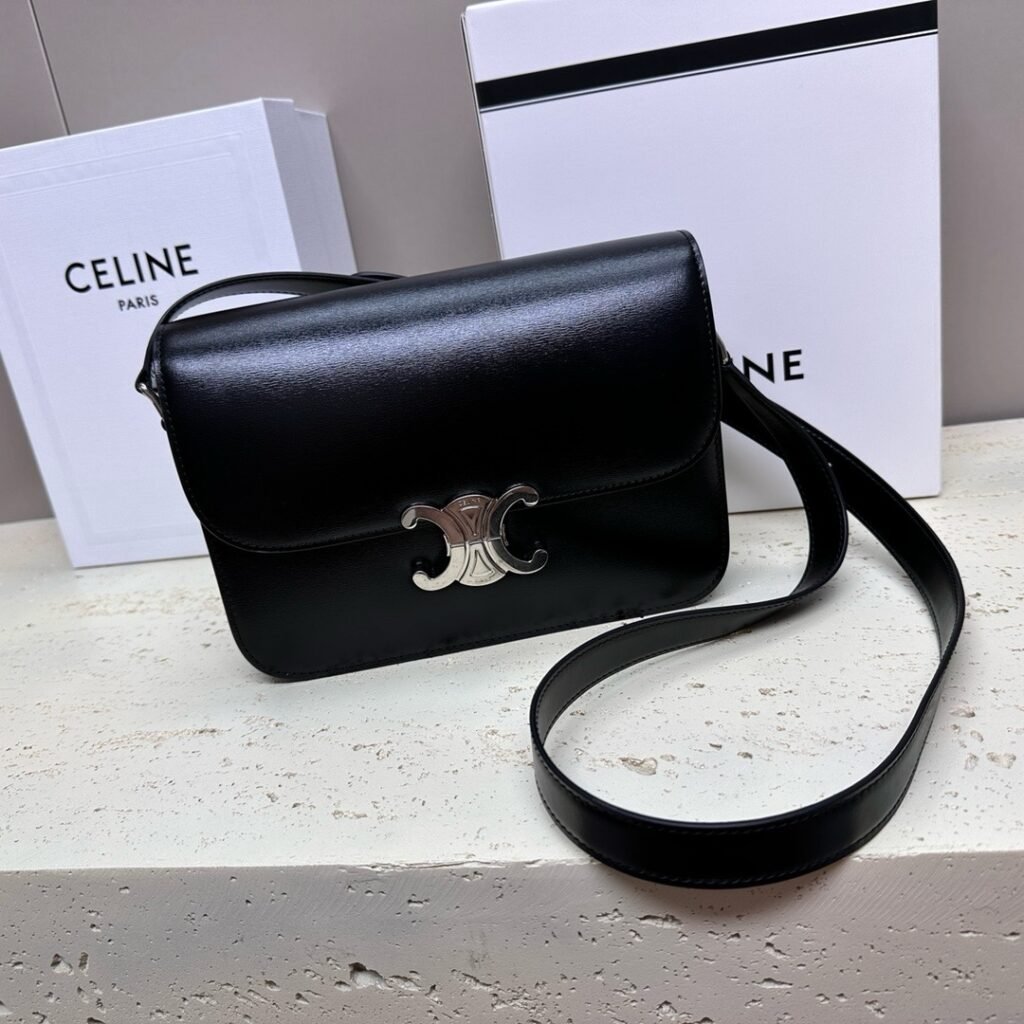 CELINE TEEN TRIOMPHE 凱旋門翻蓋包 小牛皮