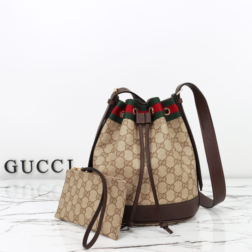 GUCCI Venice small GG 老花水桶包