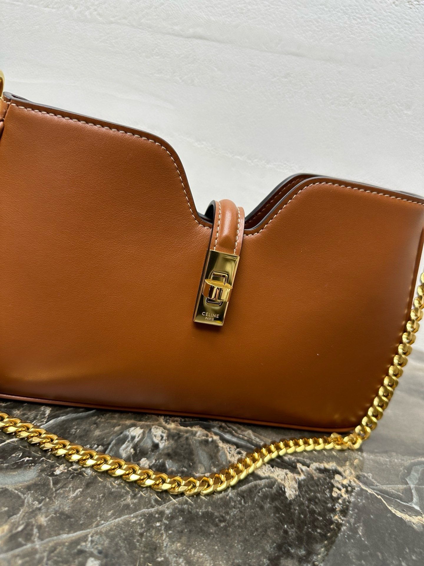CELINE CAMILLE 16 SOFT 光滑小牛皮肩背包 棕褐色:圖片 6