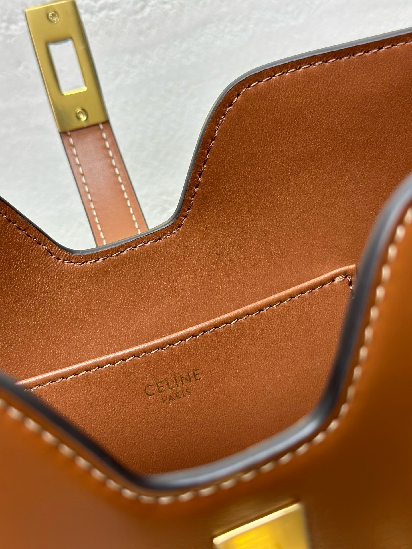 CELINE CAMILLE 16 SOFT 光滑小牛皮肩背包 棕褐色:圖片 9