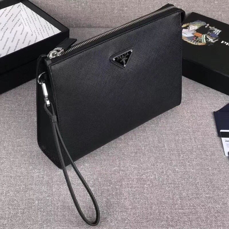 PRADA Saffiano 十字紋牛皮手拿包 黑色