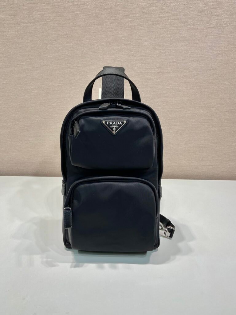 PRADA Re-Nylon 胸包