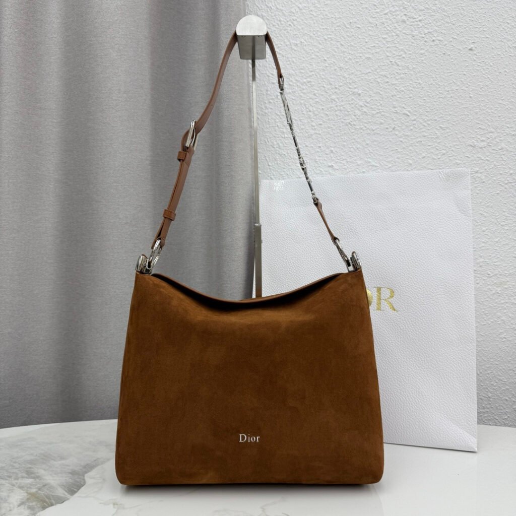 DIOR Diorly 中號焦糖麂皮 Hobo 肩背包