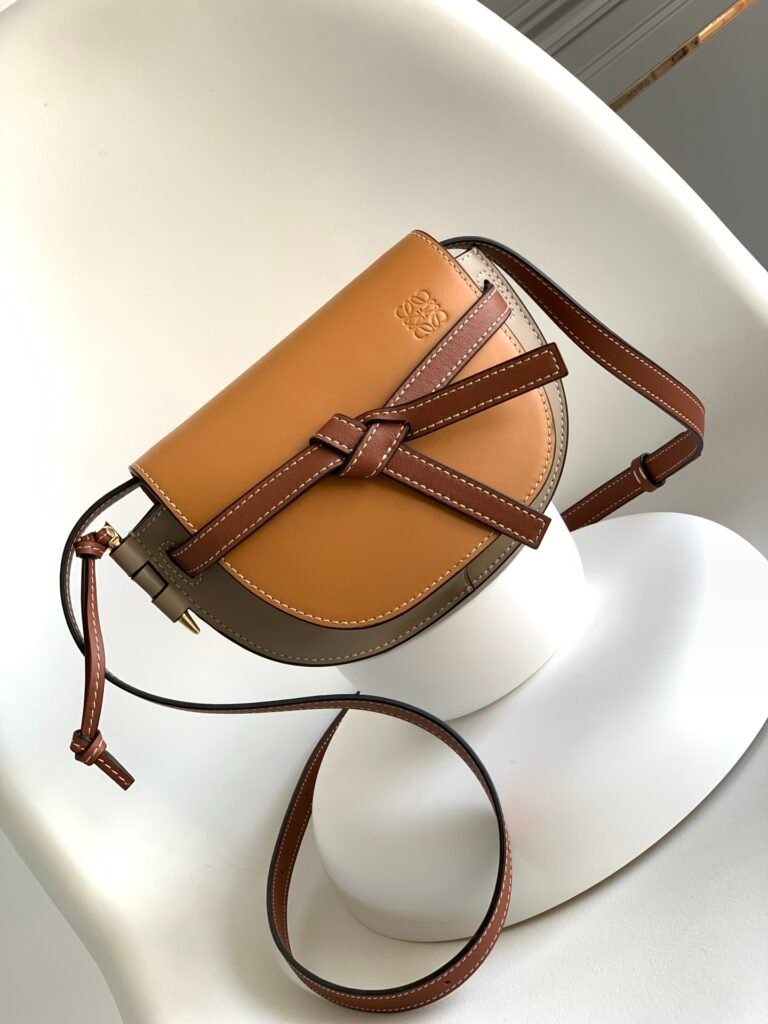 LOEWE Gate Mini 拼色牛皮馬鞍斜挎包