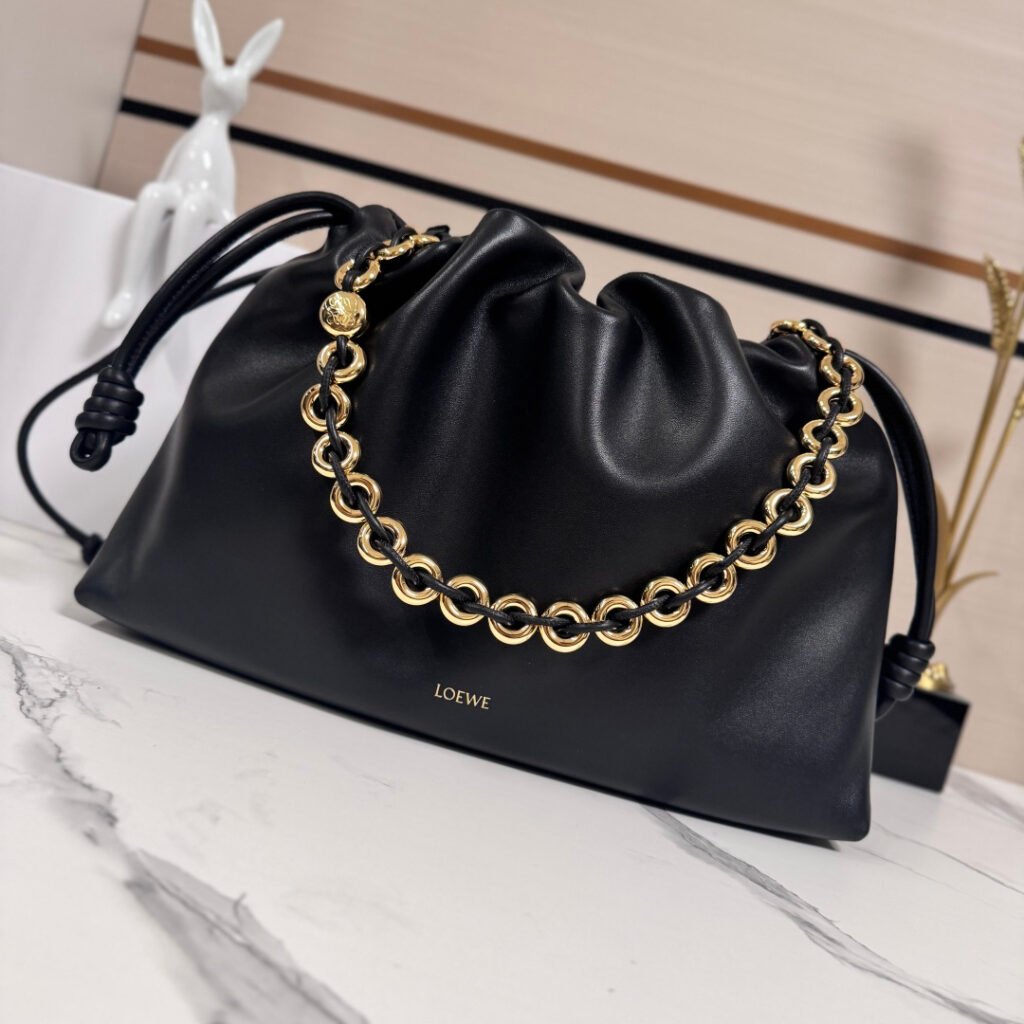 LOEWE Flamenco Purse 中號納帕小羊皮甜甜圈鏈條福袋包
