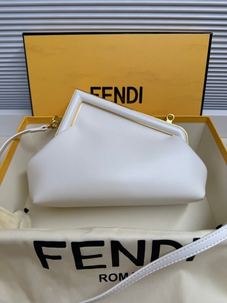 FENDI First Small 奶白 Nappa 軟小羊皮金框夾口包