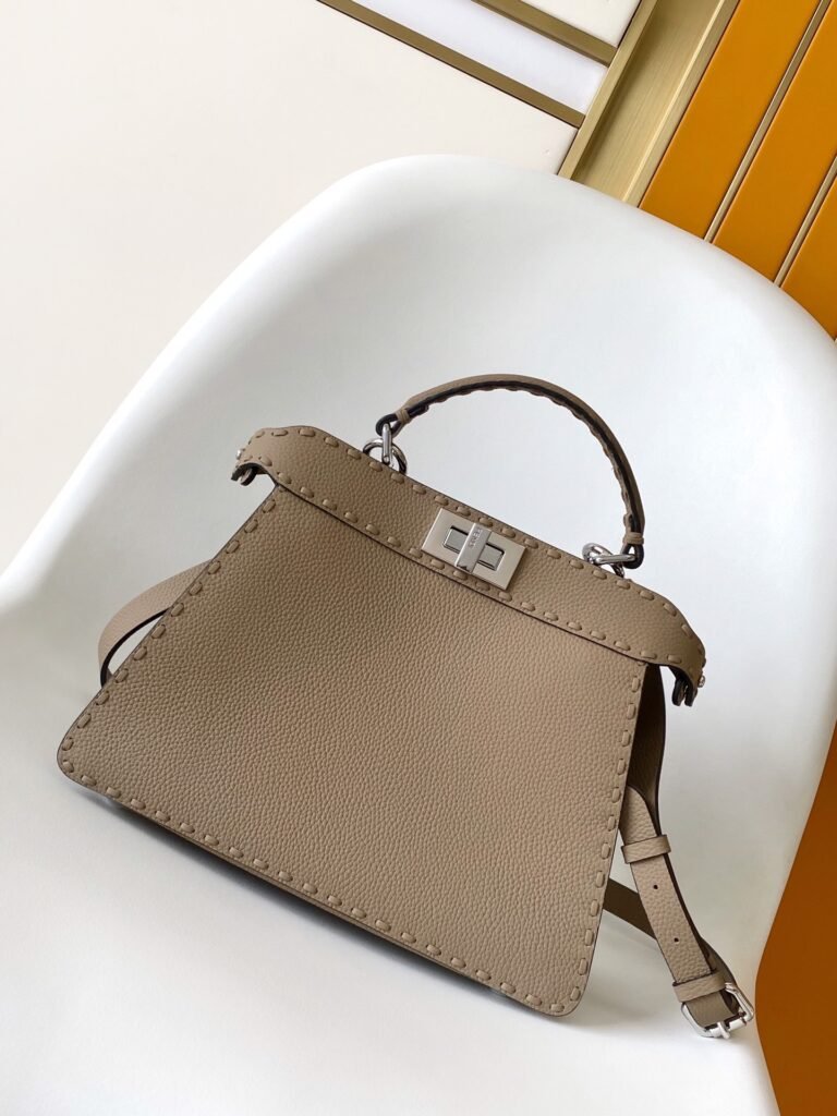 FENDI Peekaboo ISeeU Selleria 大象灰小貓手提包